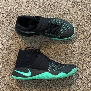 Kyrie 2’s